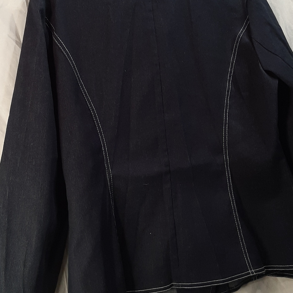 Jacket - Picture 4 of 5